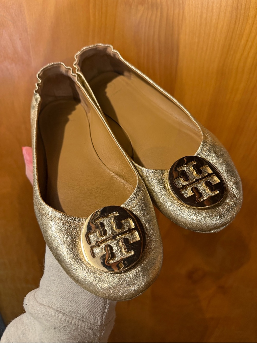 Tory Burch Gold Metallic Logo Ballet Flats - Picture 2 of 12